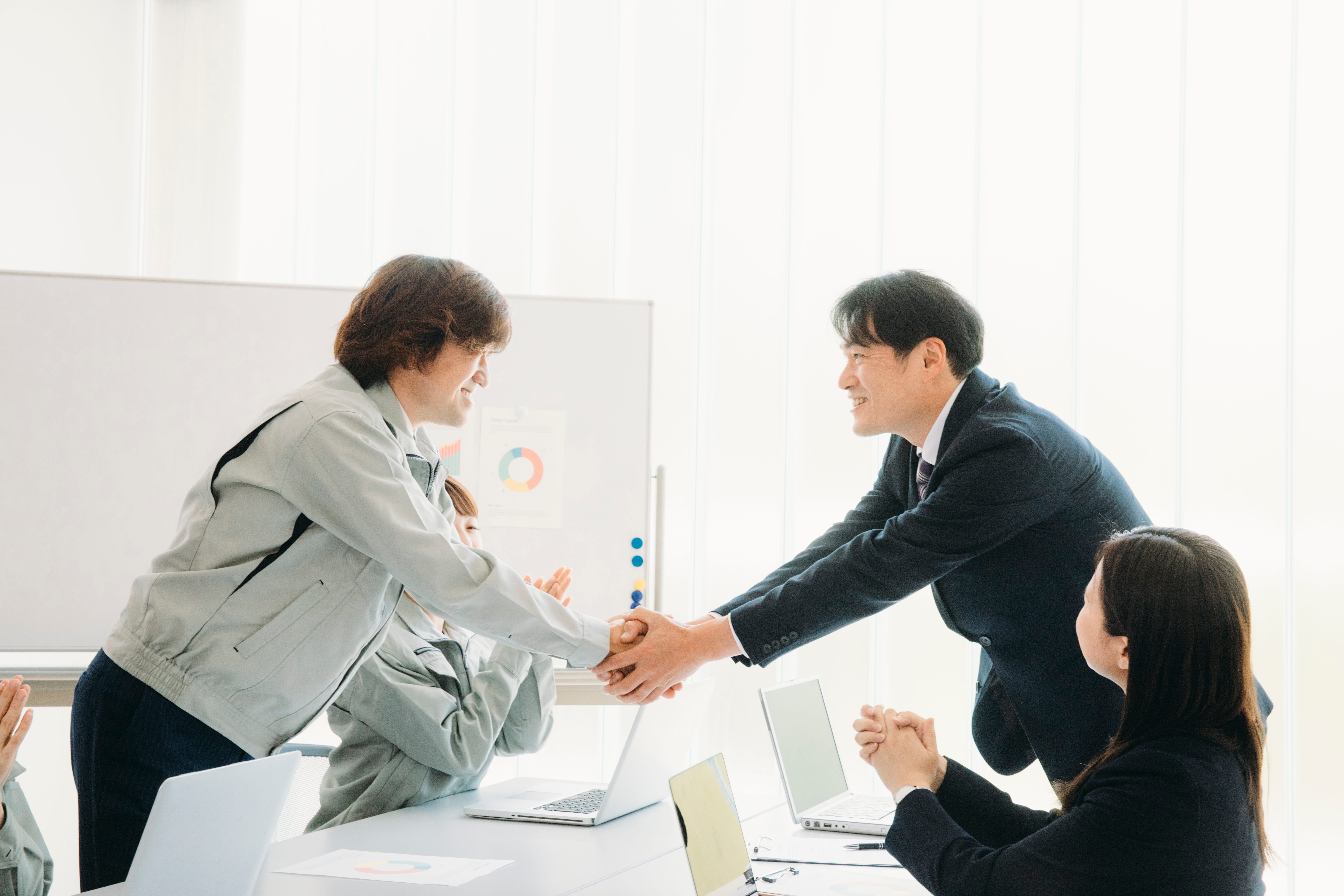 理念3macとスマホの画像